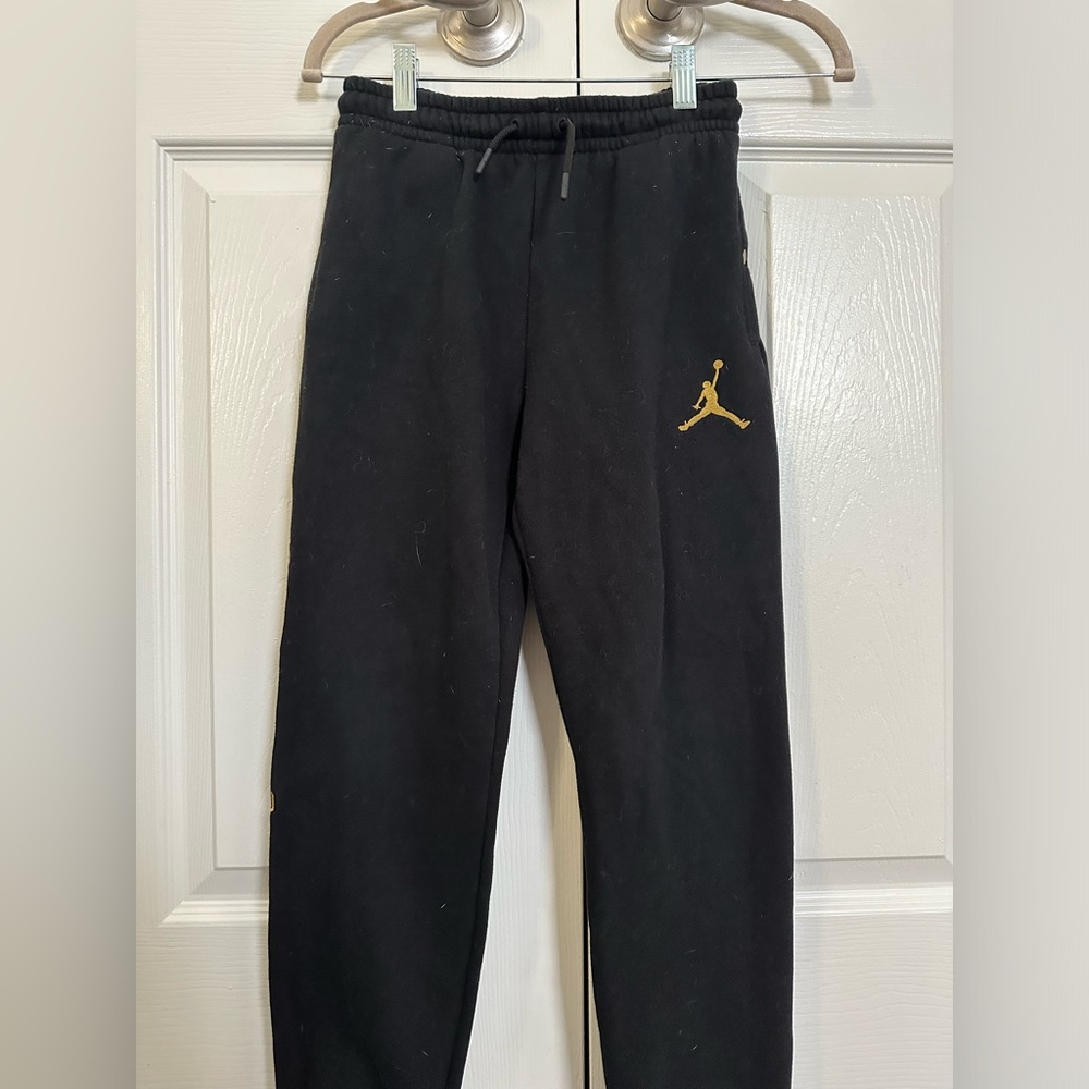 Boys Jordan size 10-12 pants! Like new!